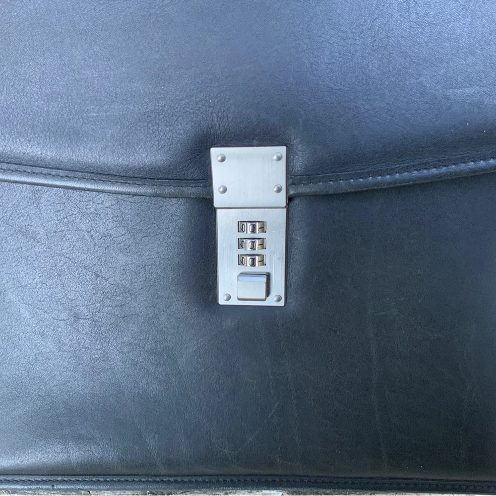 EUC, LUXURY QUALITY LEATHER ATTACHÉ. Jack Georges USA